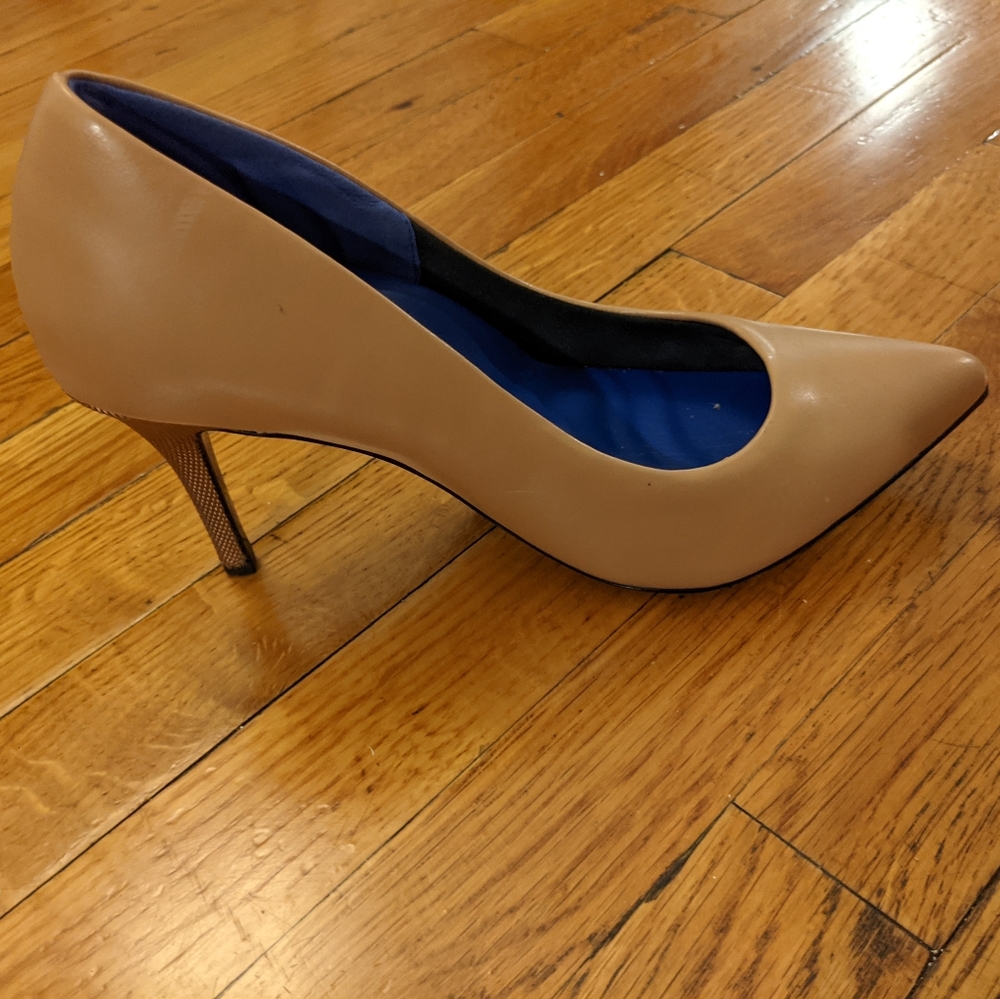 Antonia St New York Beige/Tan Pumps